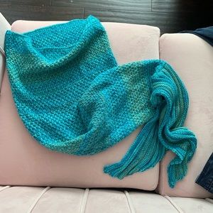 Adorable mermaid blanket
